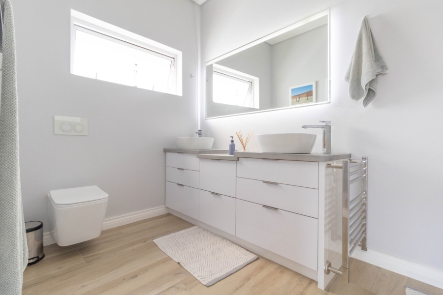 3 Bedroom Property for Sale in Somerset Lakes Western Cape